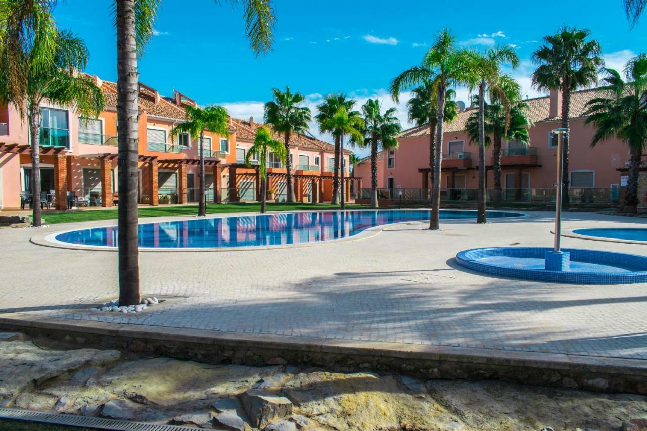 הוילה אלבופיירה Moradia Jardins Do Vale מראה חיצוני תמונה